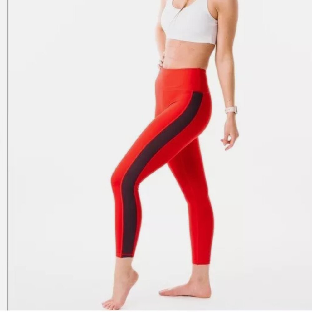 ZYIA Womens Red Royalty Crop Length LEGGINGS, Size 8-10, Striped